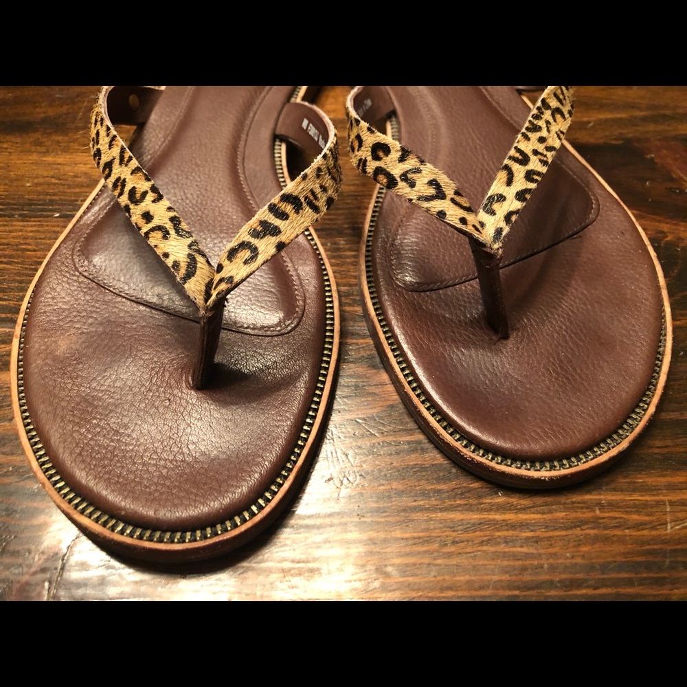 UGG Leopard Flip Flops/Sandals